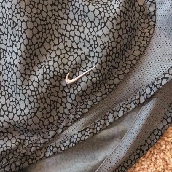 Nike Dri-fit Shorts - Picture 3 of 4